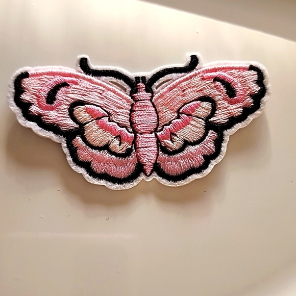 BUTTERFLY IRON ON. Patch Embroidered - Picture 1 of 4
